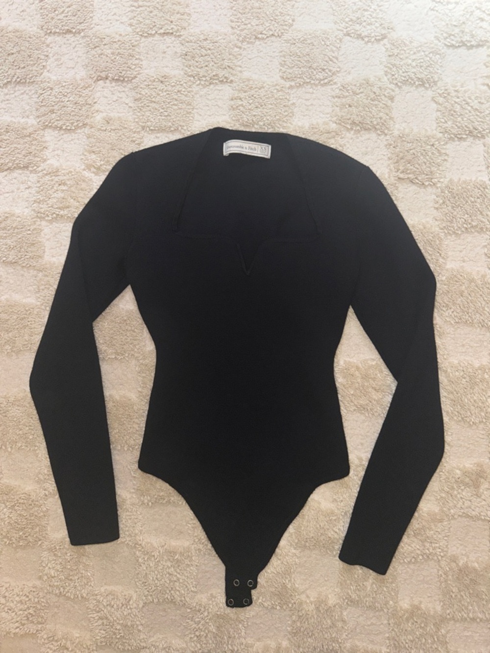 Abercrombie & Fitch Black Long-Sleeve V-Neck Bodysuit | Size: XS